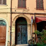 Dietro Le Volte